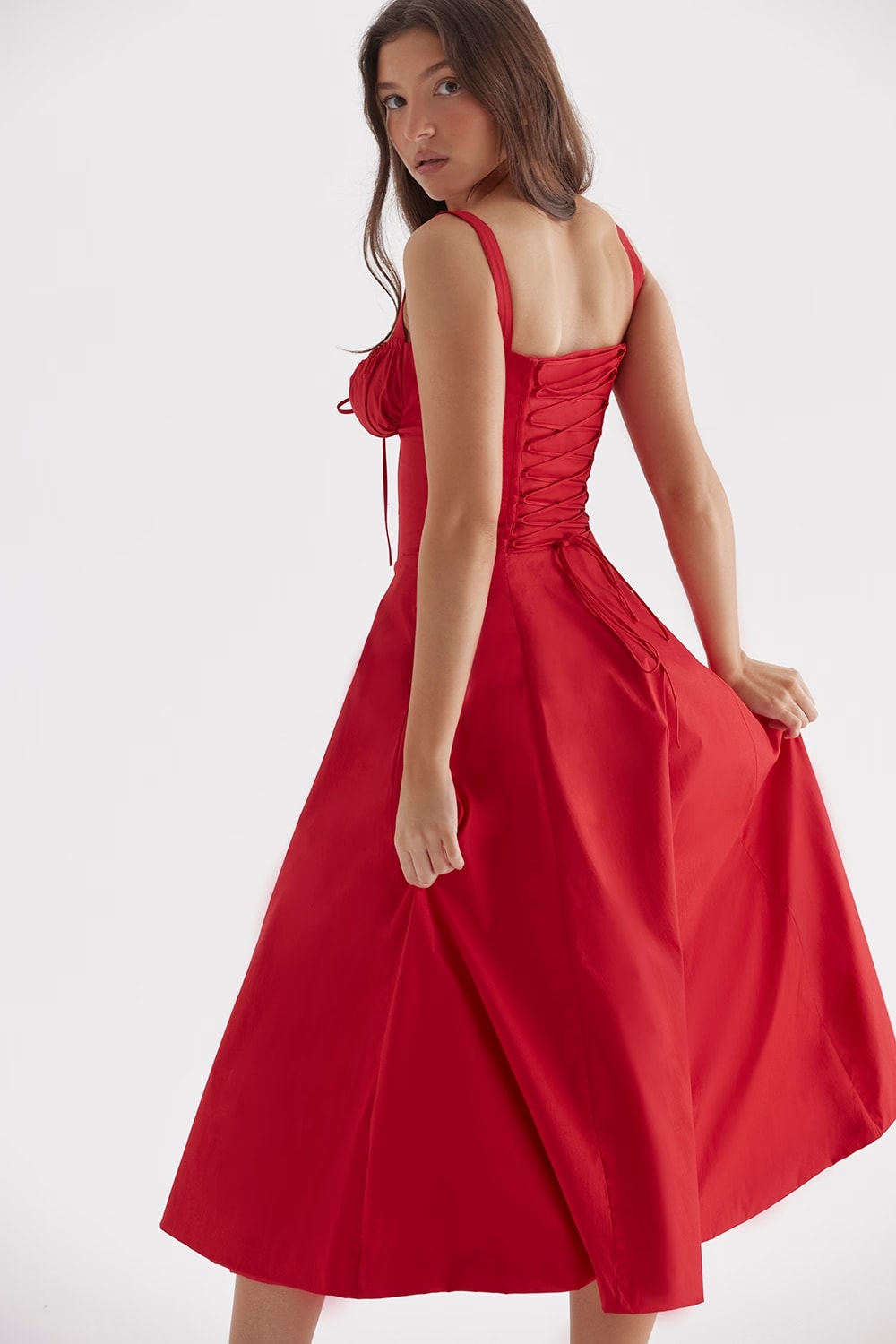 Elegancka Sukienka Midi - Gorsetowy Design & Cienkie Ramiączka